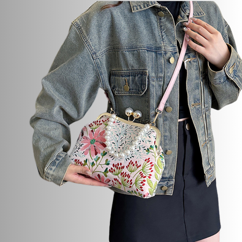 Rose Pearl Clutch – L'Élégance Intemporelle